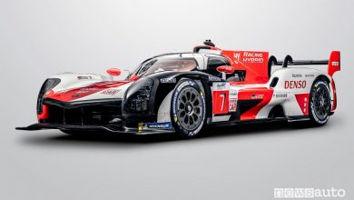 Vista di profilo Toyota GR010 Hybrid Hypercar