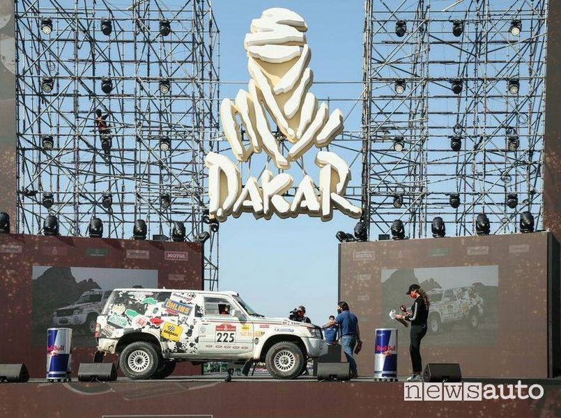 Nissan Patrol di Luciano Carcheri e Roberto Musi traguardo Jedda Dakar Classic 2021