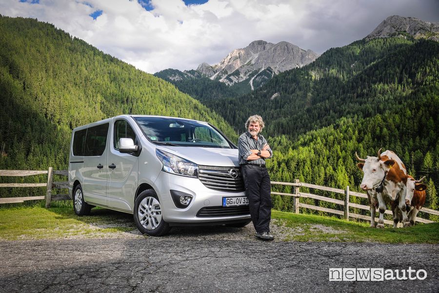 Opel Vivaro-B con Reinhold Messner