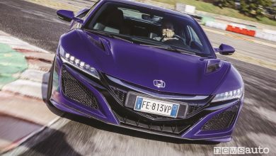 Vista anteriore Honda NSX prova in pista all'SAM di Anagni