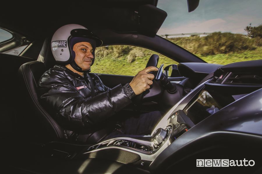 Pierluigi Mancini alla guida della Honda NSX in pista all'SAM di Anagni