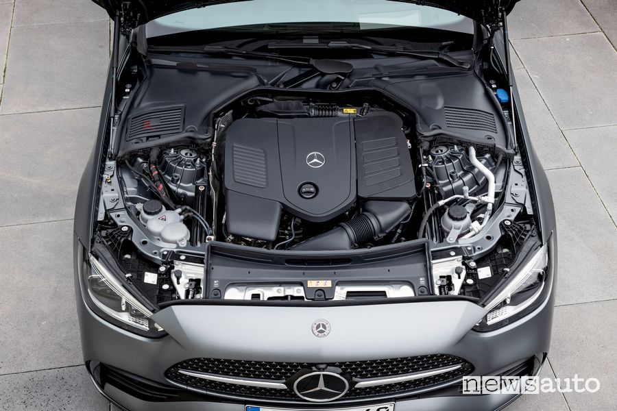 Vano motore nuova Mercedes-Benz Classe C