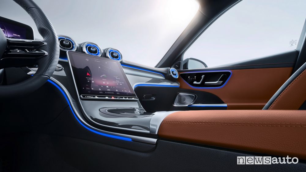 Infotainment touchscreen MBUX nuova Mercedes-Benz Classe C
