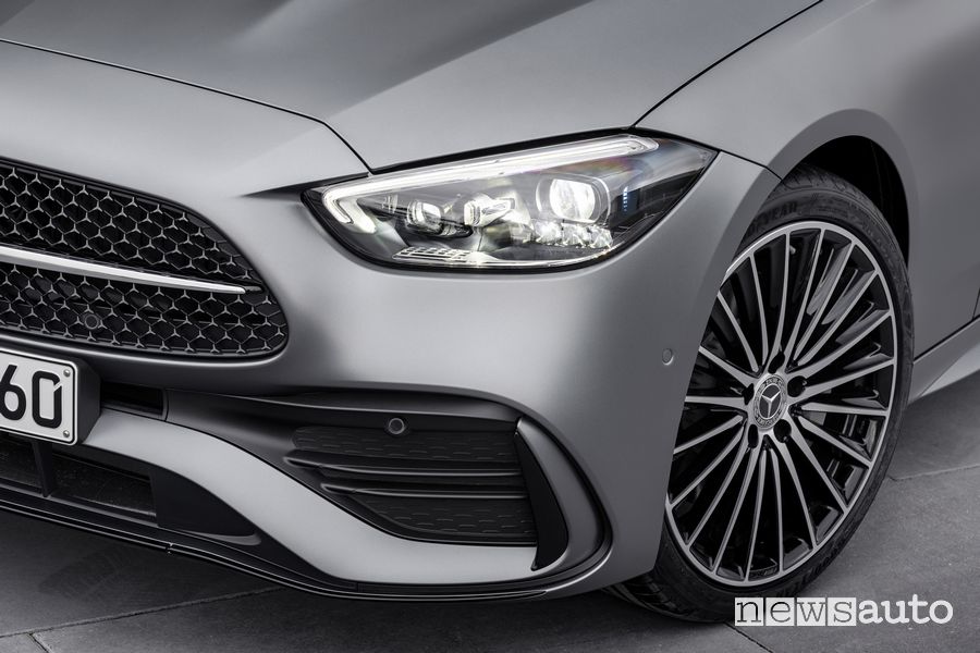 Faro anteriore nuova Mercedes-Benz Classe C