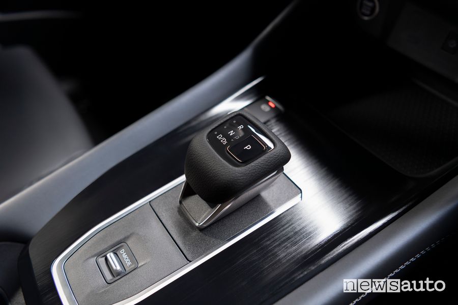 Cambio automatico consolle centrale nuovo Nissan Qashqai