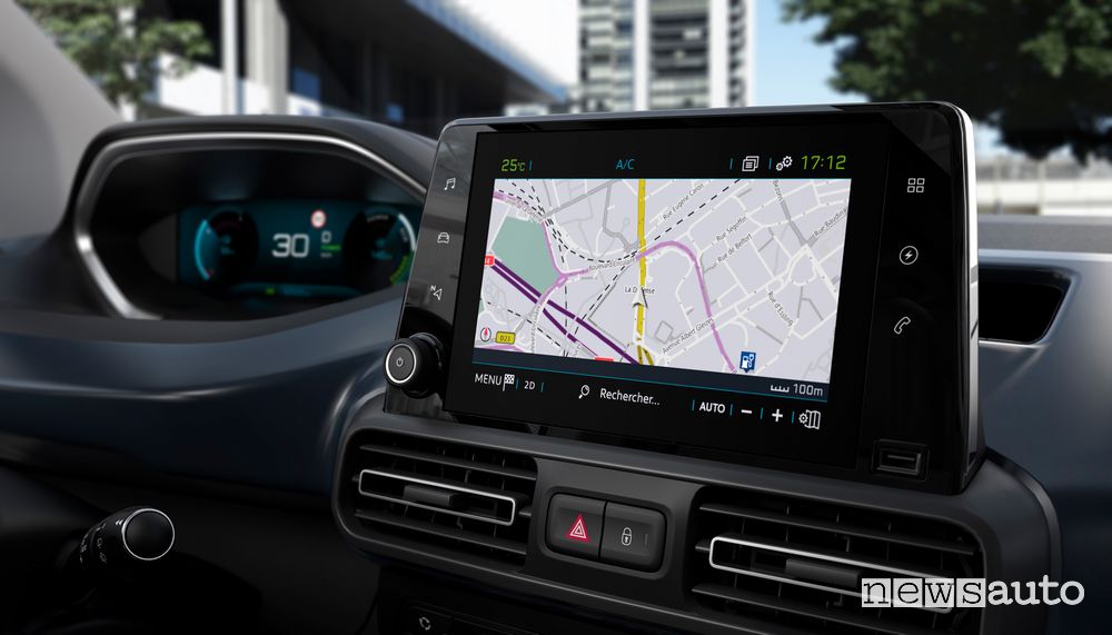 Navigatore touchscreen i-Cockpit Peugeot e-Rifter elettrico