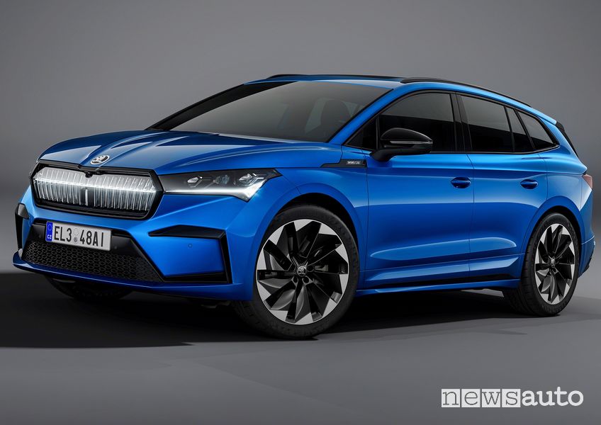 Vista di profilo Škoda Enyaq Sportline iV