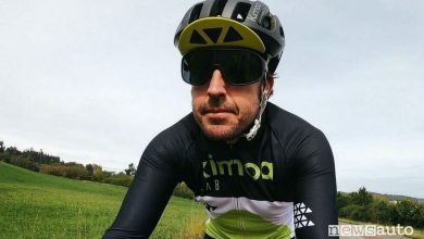 Fernando Alonso, incidente in bici, è in ospedale con fratture