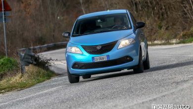 prova su strada Lancia Ypsilon Hybrid