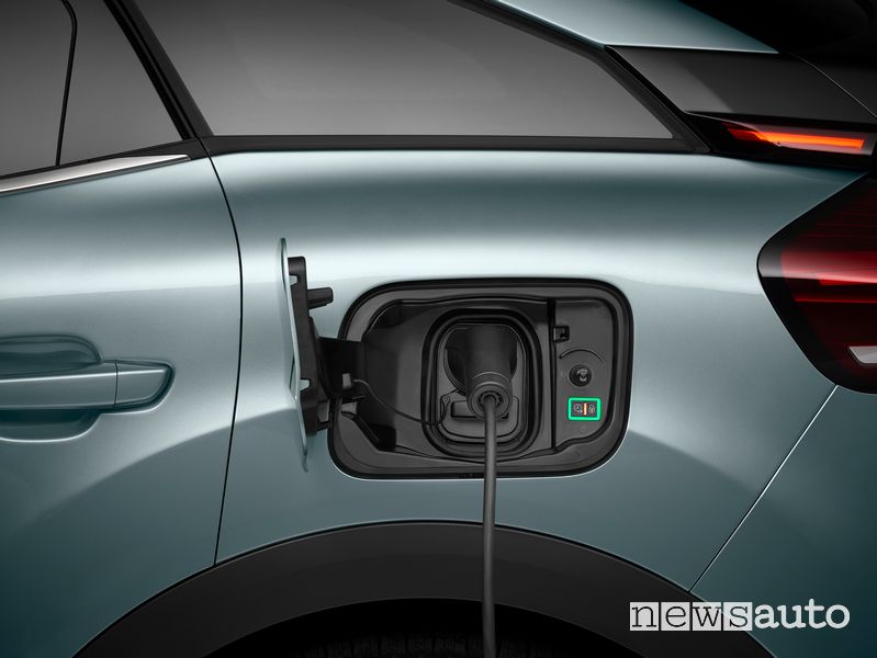 Citroën ë-C4 elettrica, indicatori LED per la ricarica