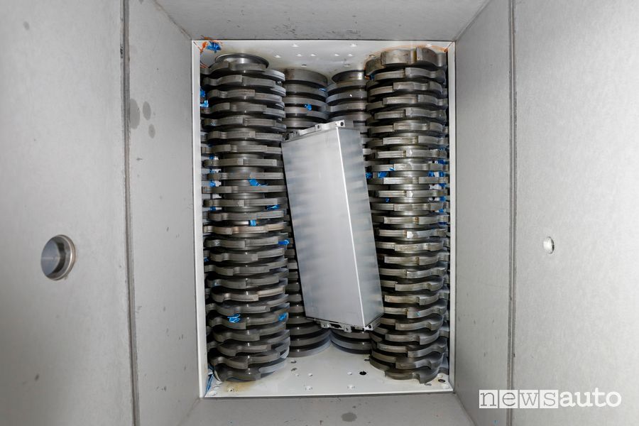 Trituratore meccanico batterie auto elettriche