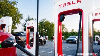 Tesla Supercharger, ricarica per tutte le auto elettriche