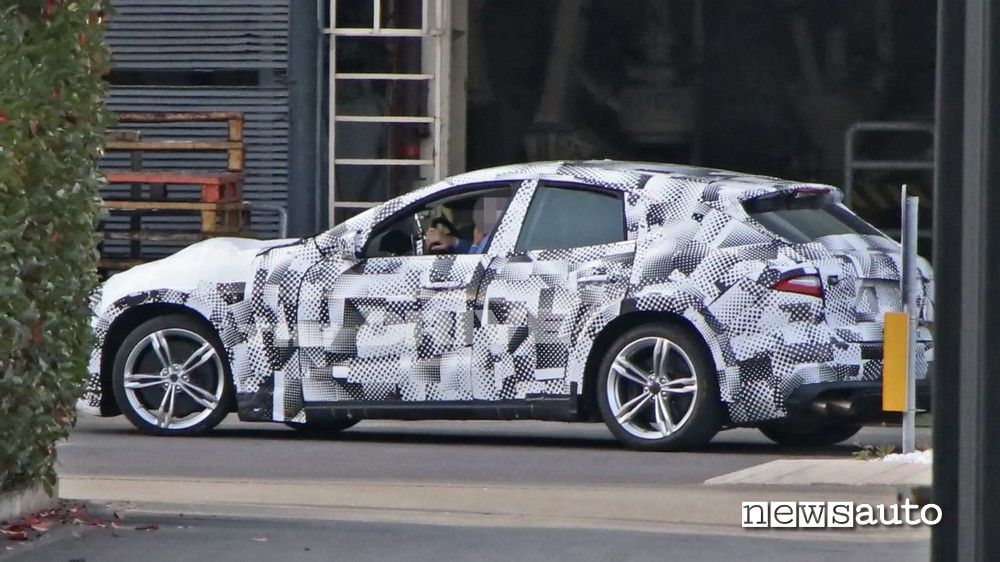 SUV FUV Ferrari pianale Ferrari GTC4