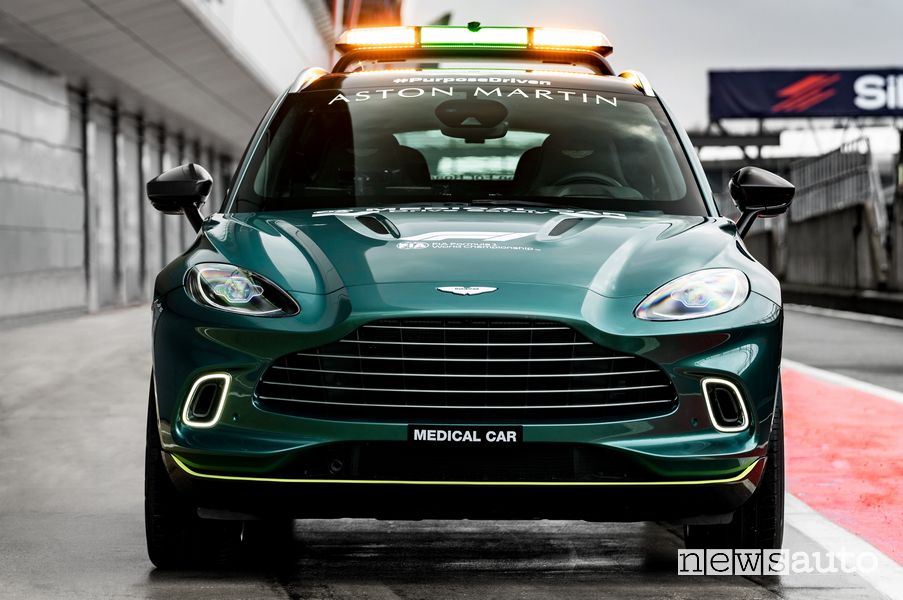 Frontale Aston Martin DBX medical car F1