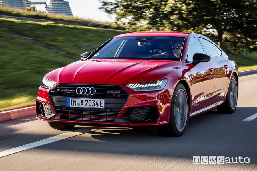 A7 Sportback TFSI e plug-in disponibile nelle versioni 2.0 (50) TFSI e 299 CV e 2.0 (55) TFSI e 367 CV