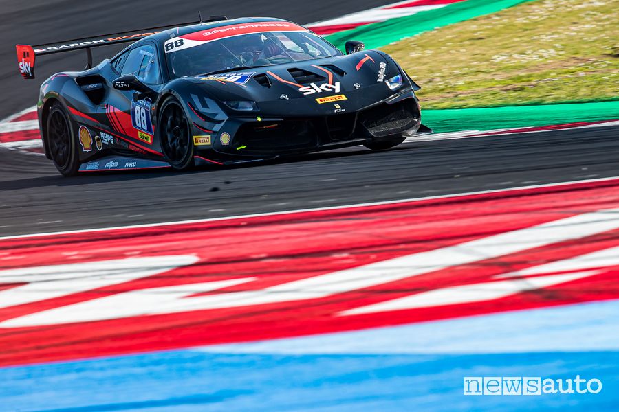 Campione del Mondo Ferrari Challenge Trofeo Pirelli Florian Merckx Finali Mondiali Ferrari di Misano