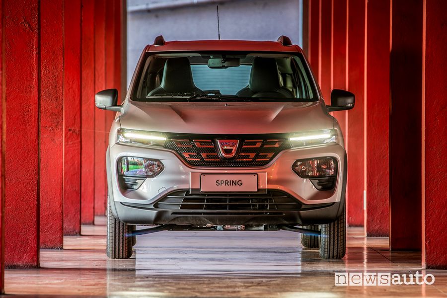 Mascherina anteriore Dacia Spring Electric