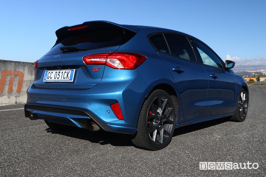 Vista posteriore Ford Focus ST