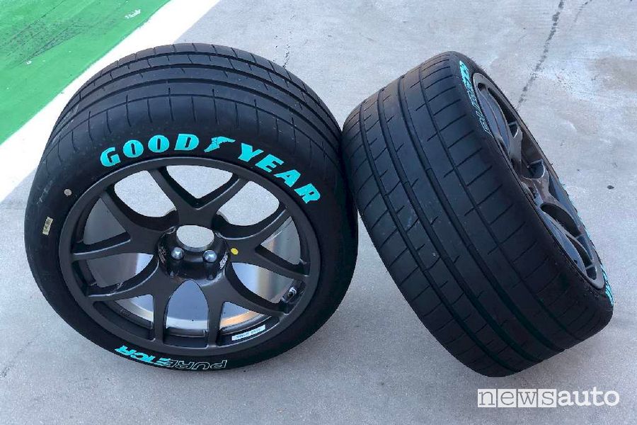 Pneumatici Goodyear per il campionato ETCR