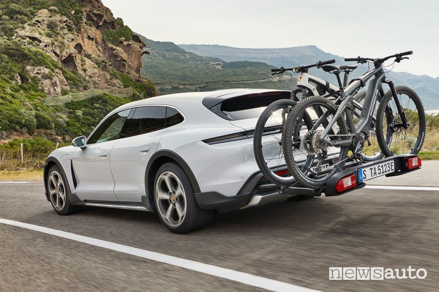 Porta biciclette portellone posteriore Porsche Taycan Cross Turismo