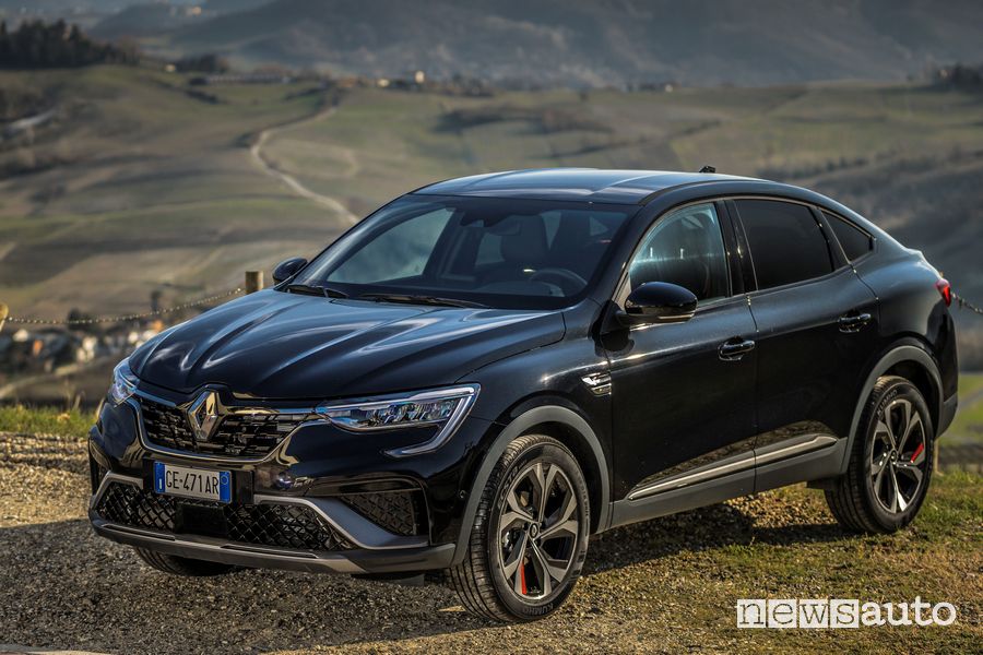 Vista di profilo Renault Arkana R.S. Line