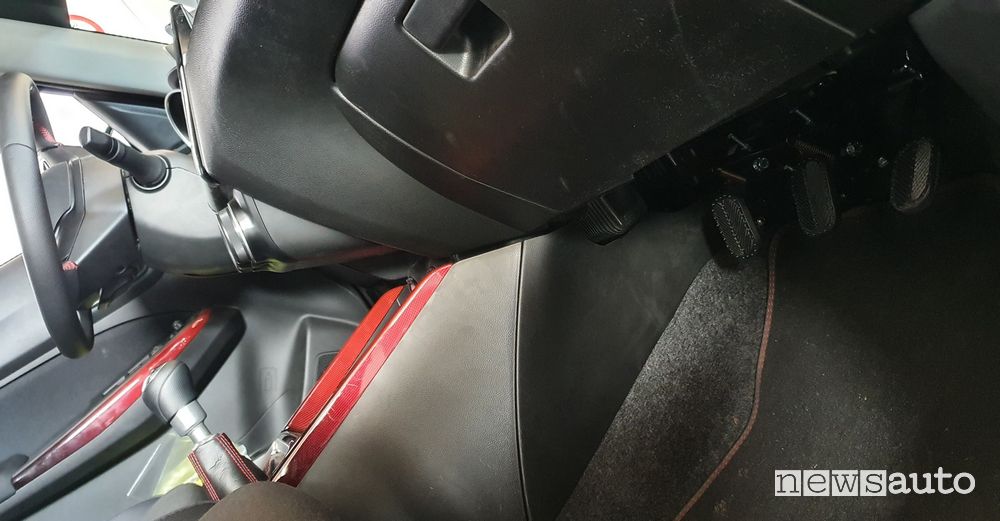 Doppi comandi per le auto a disposizione dei 14enni