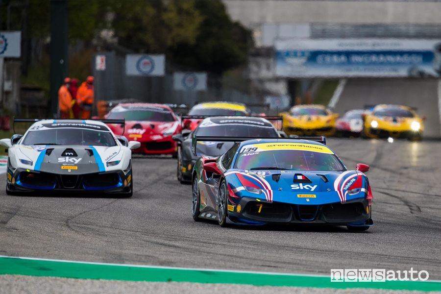 Alex Fox Vincitore Coppa Shell Gara 2 Ferrari Challenge di Monza
