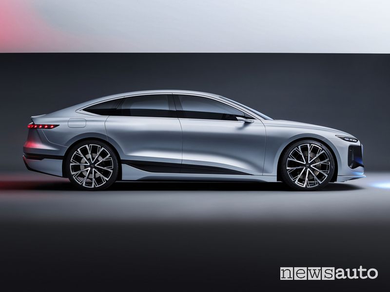 Vista laterale Audi A6 e-tron concept