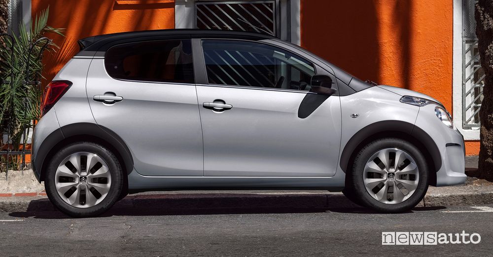 Vista laterale Citroën C1 serie speciale Millenium