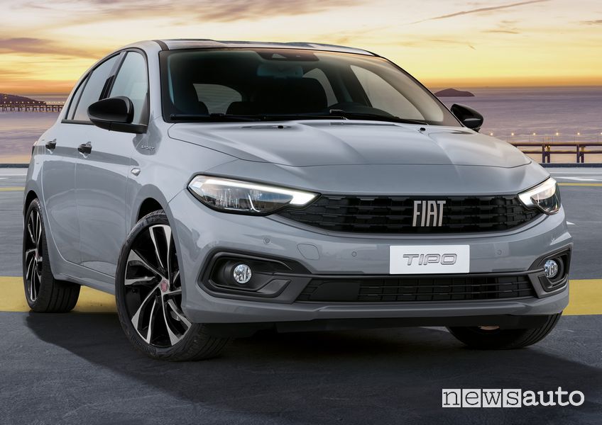 Vista anteriore nuova Fiat Tipo City Sport