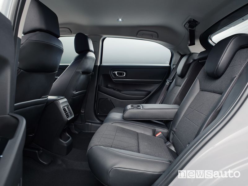 Sedili posteriori abitacolo nuovo Honda HR-V e:HEV