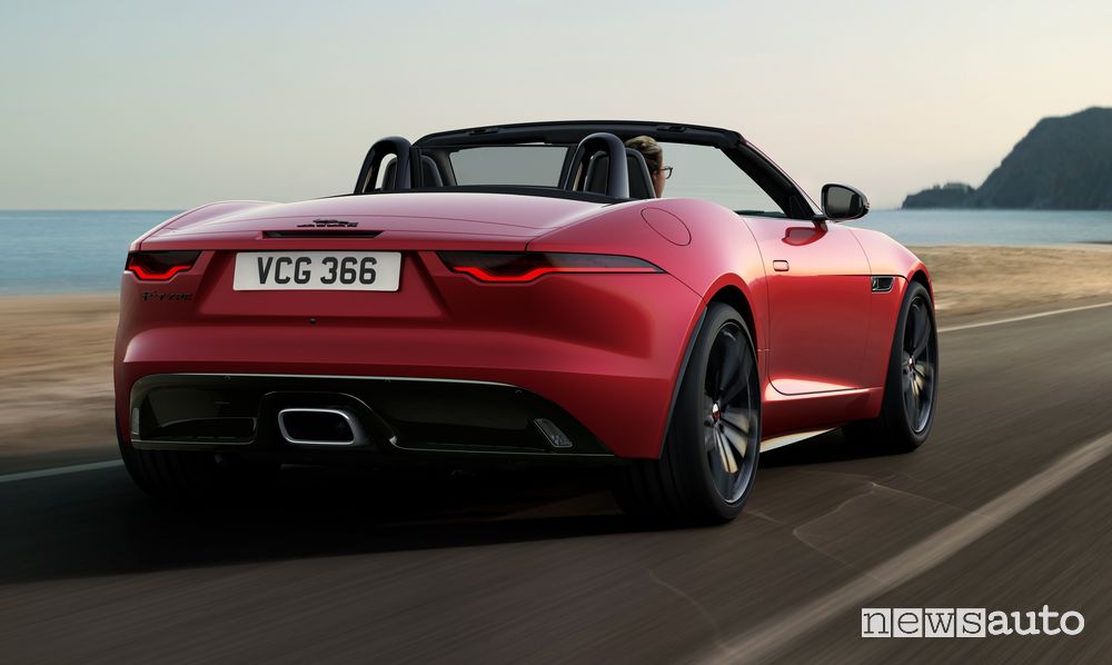 Vista posteriore Jaguar F-Type R Dynamic Black Convertible