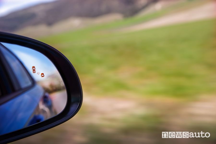 Spia ADAS Blind Spot Collision Warning nuova Hyundai Kona