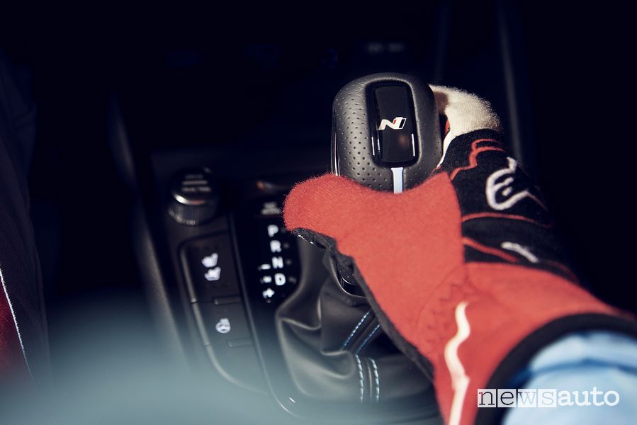 Leva cambio automatico N DCT nuova Hyundai Kona N