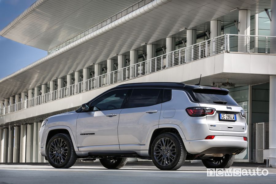 Vista posteriore Jeep Compass S 4xe