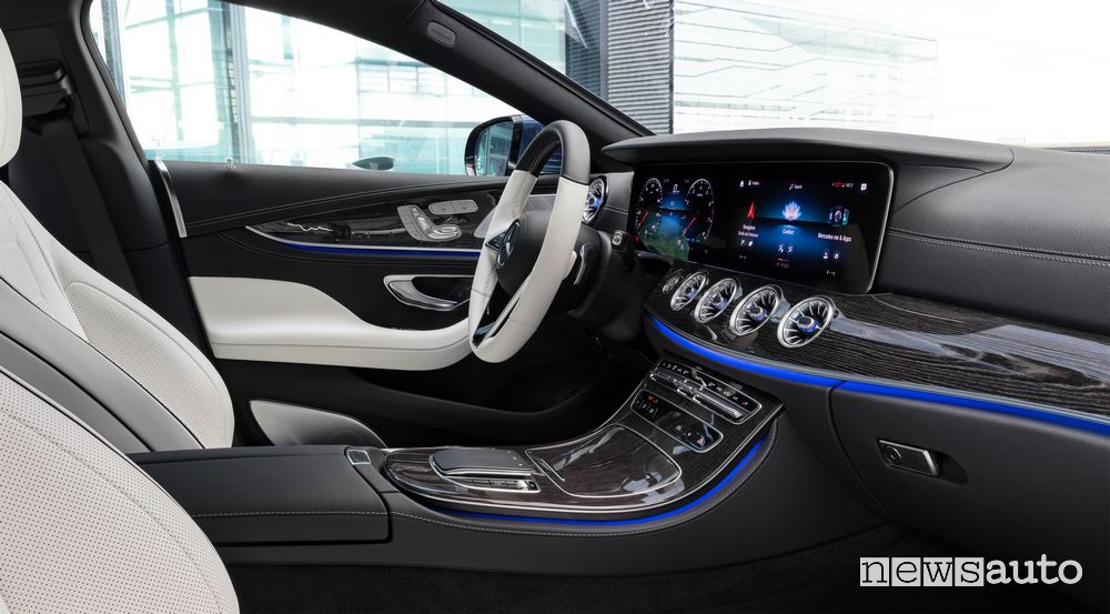 Plancia MBUX Mercedes-Benz CLS Coupé