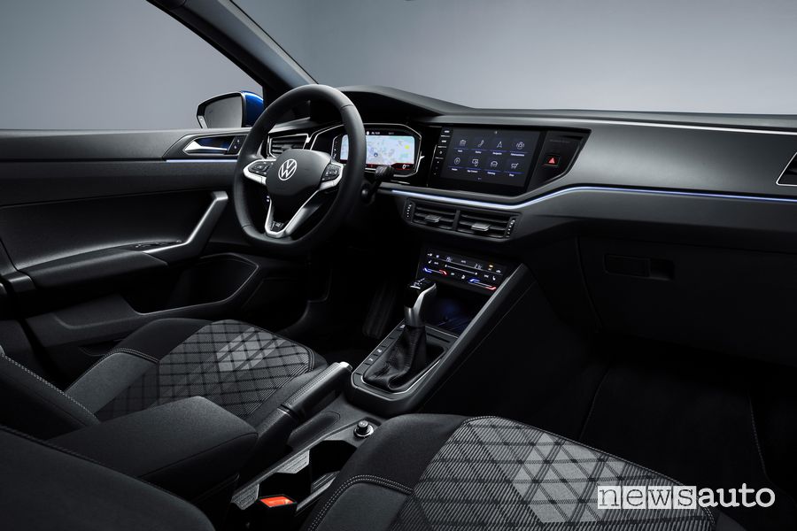 Abitacolo nuova Volkswagen Polo R Line