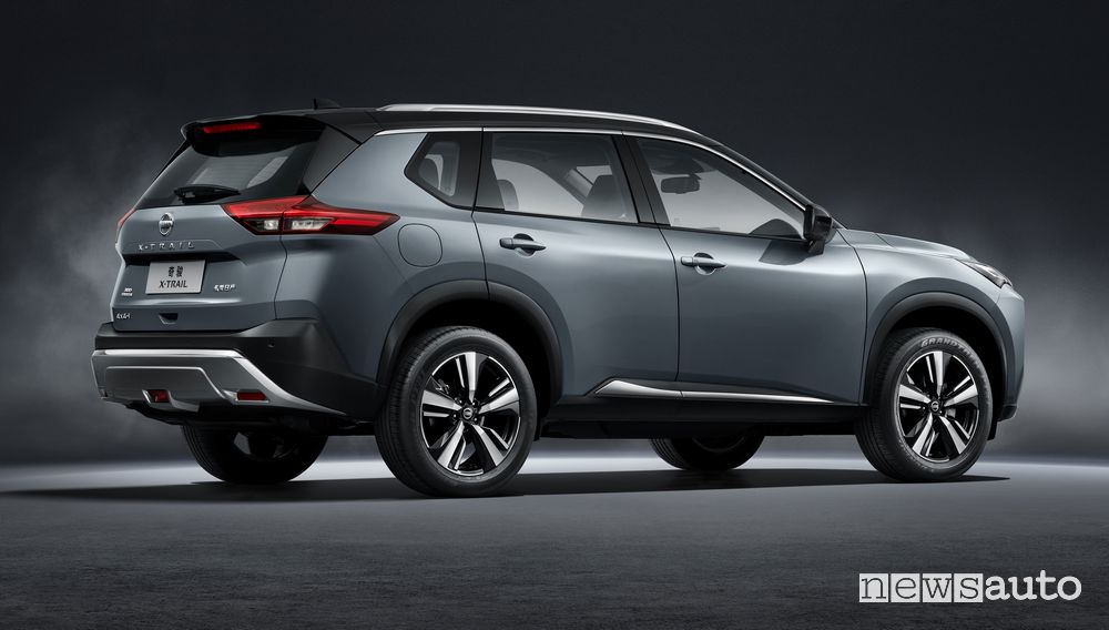 Vista posteriore nuovo Nissan X-Trail