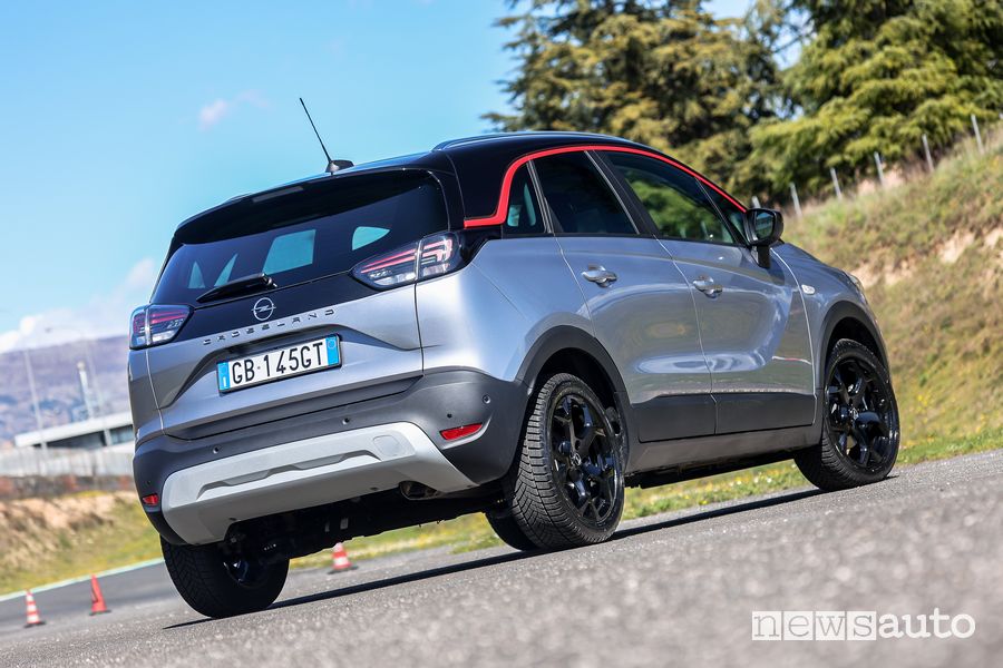 Vista posteriore Opel Crossland