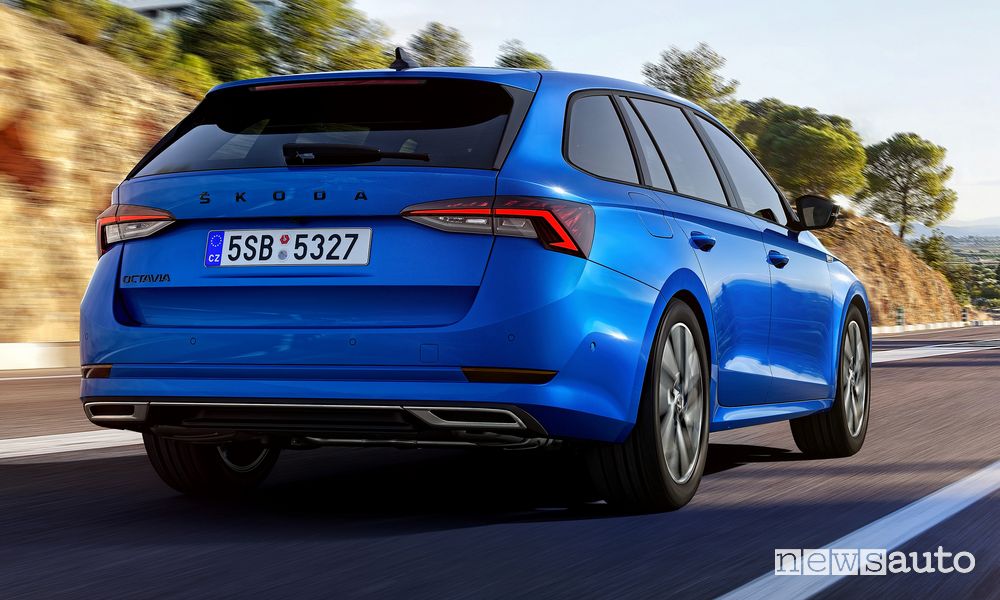 Vista posteriore Skoda Octavia SportLine Wagon