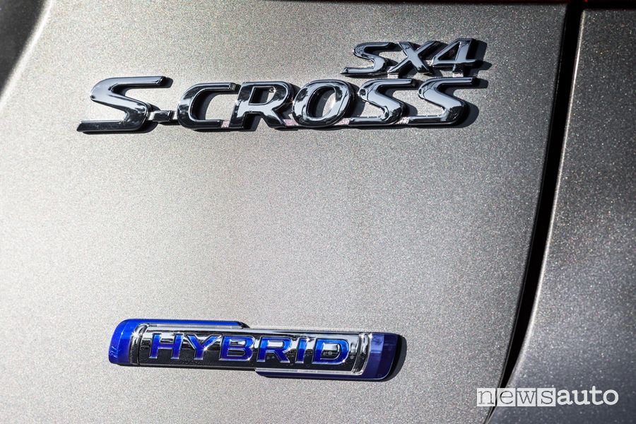 Logo portellone posteriore Suzuki S-Cross Hybrid