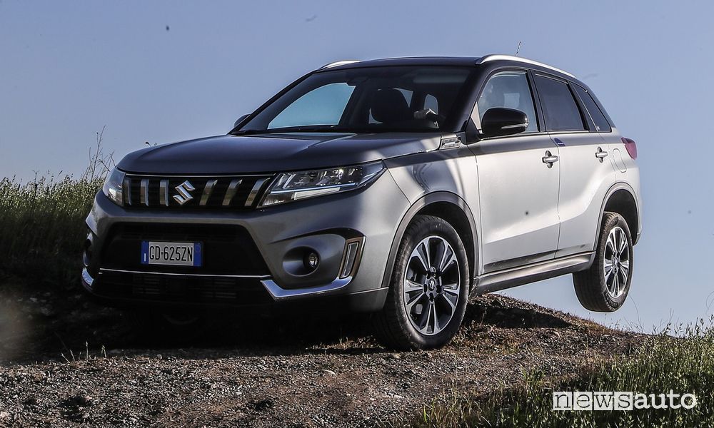 Suzuki Vitara 1.4 Hybrid Top optional e dotazioni di serie 