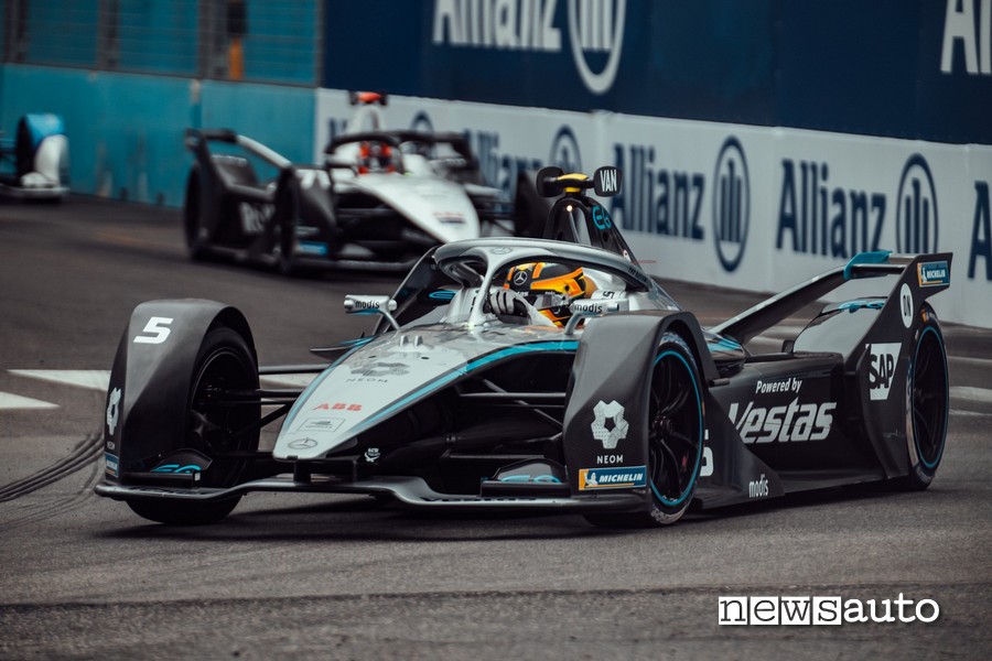 Stoffel Vandoorne vincitore della quarta gara del Campionato di Formula E sul Circuito Cittadino dell'EUR