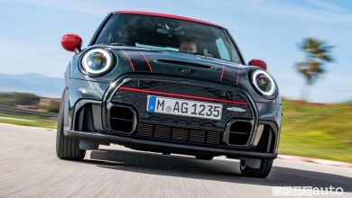 Vista anteriore Mini John Cooper Works in pista