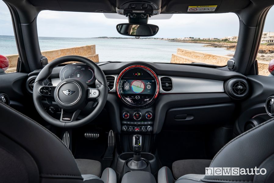 Plancia strumenti, display touch da 8,8" abitacolo Mini John Cooper Works