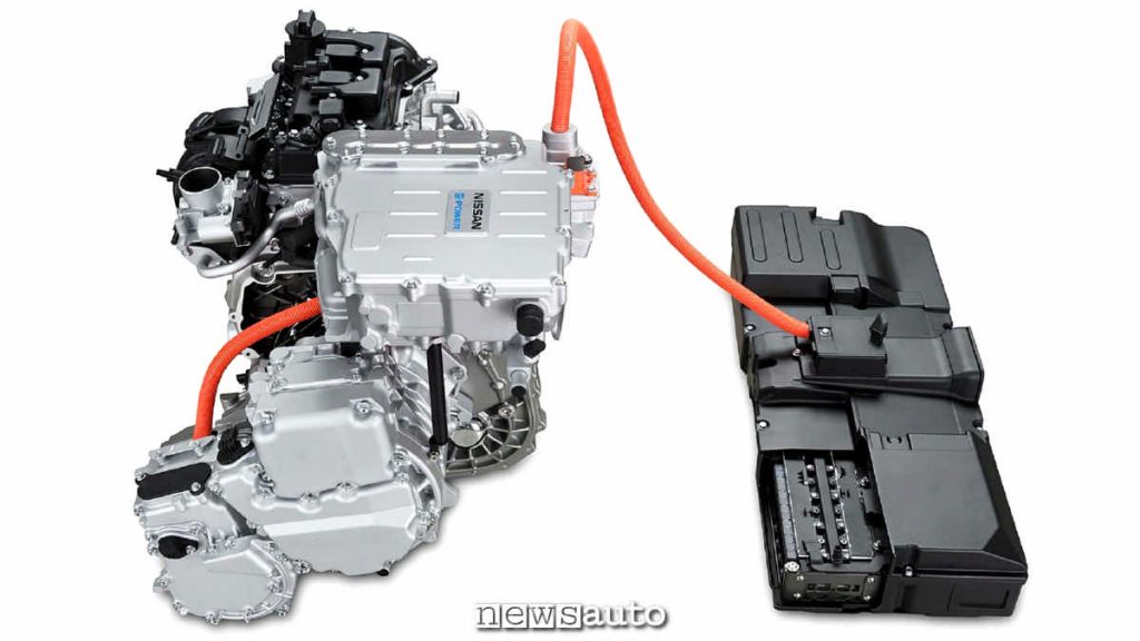 Gruppo powertrain termico-elettrico NISSAN e-Power con batteria di trazione agli ioni di litio 