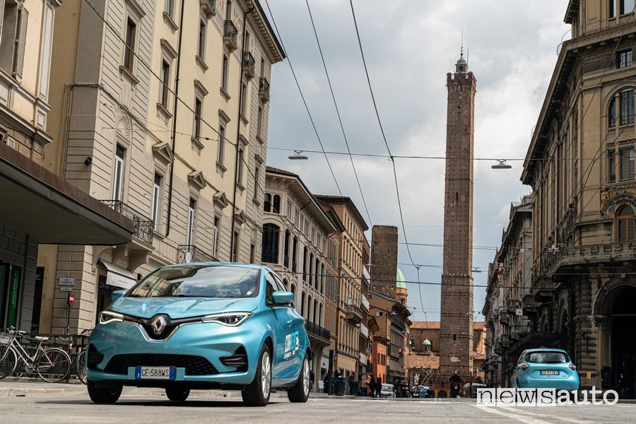 Corrente car sharing elettrico con la Renault Zoe E-Tech Electric
