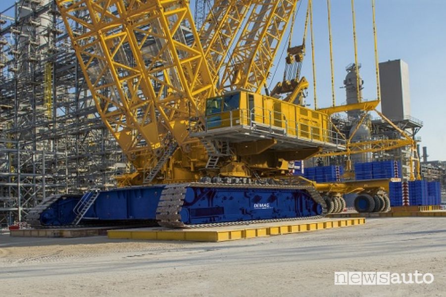 3.a Terex Demag CC 8800-1 TWIN una delle gru più alte al mondo