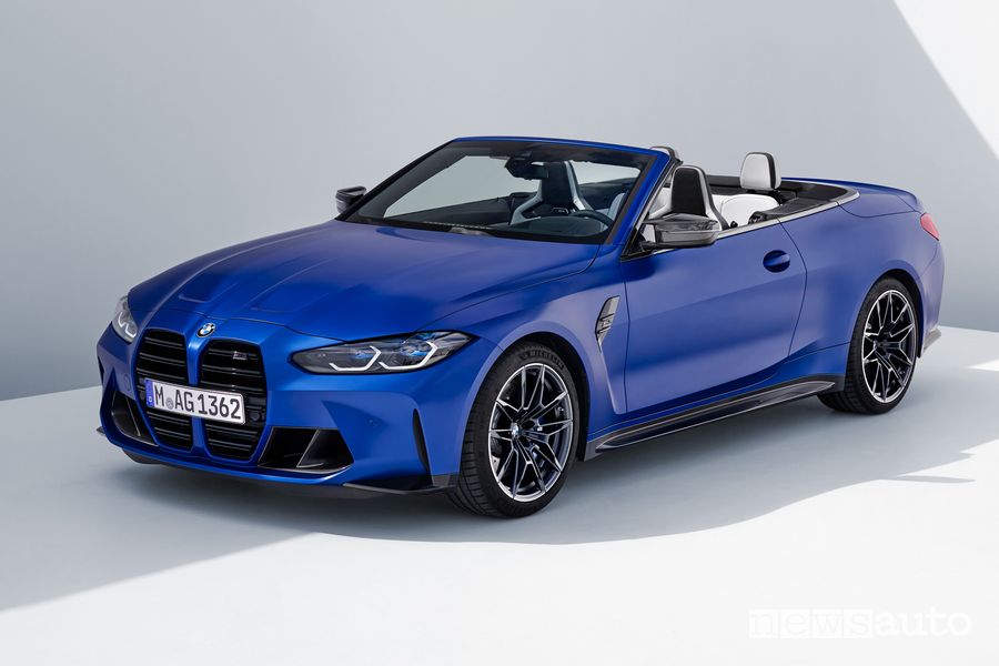 Vista di profilo BMW M4 Competition Cabrio
