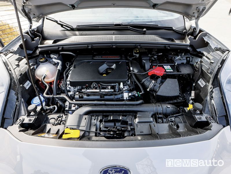Vano motore Ford Puma ST in prova